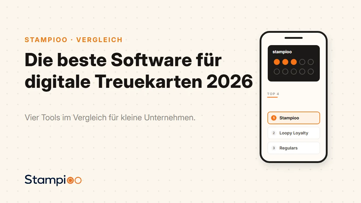 Illustration: ein Handy mit digitaler Treuekarte neben einer Vergleichsliste mit vier Tools
